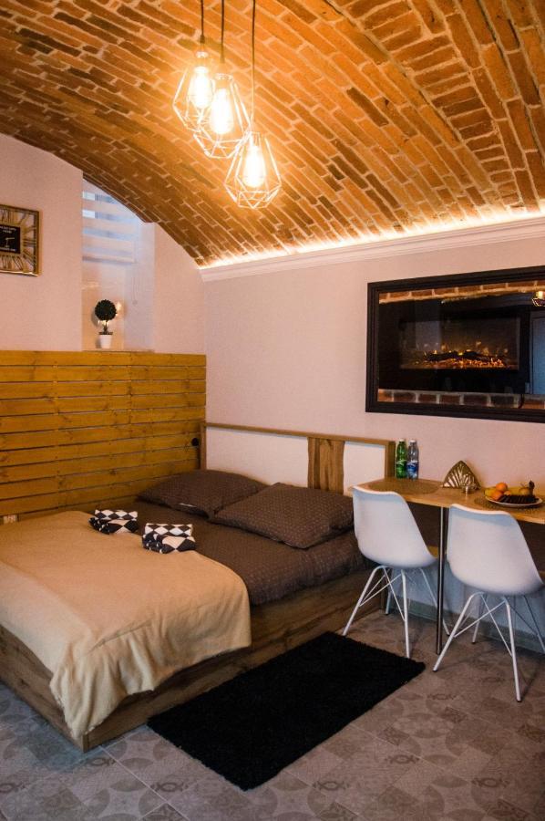 Underground Jacuzzi Rooms Krakow Exterior photo