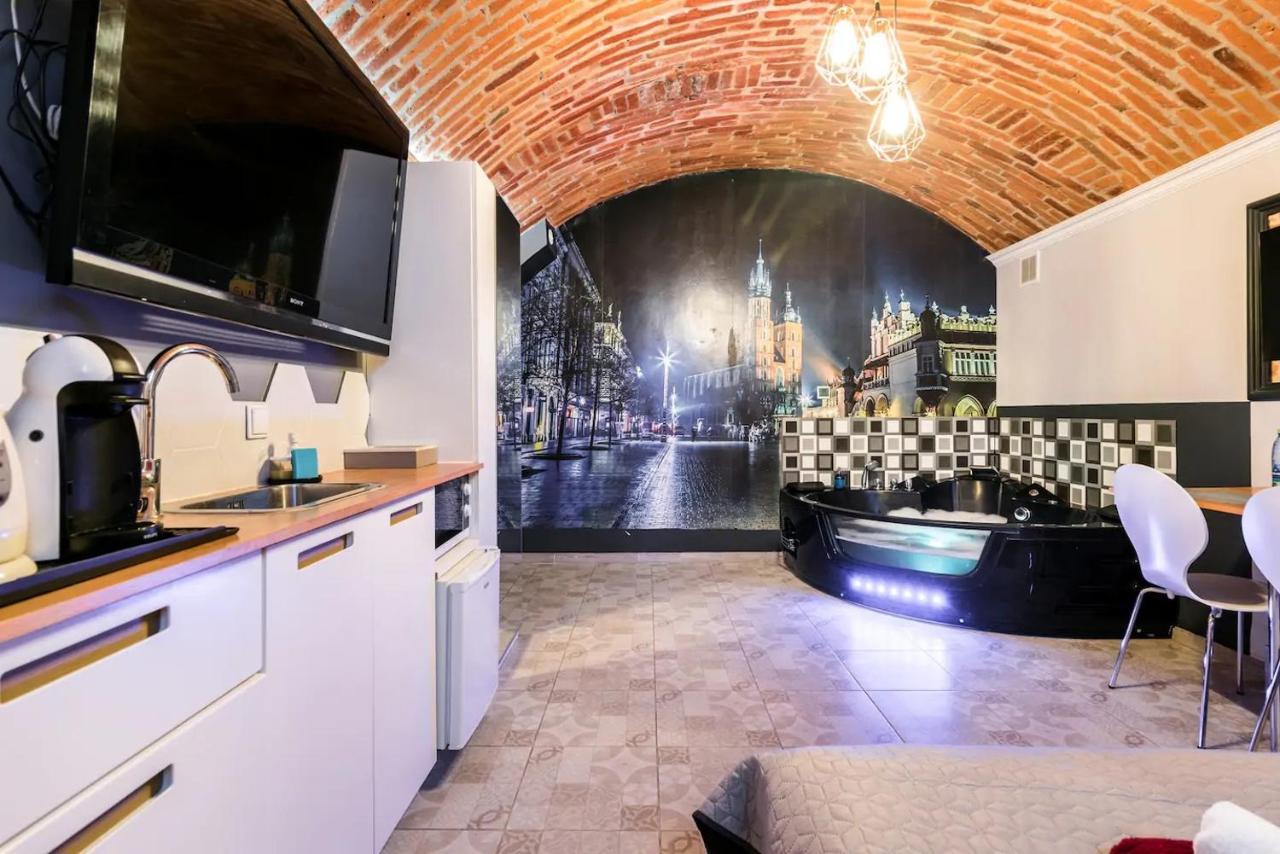 Underground Jacuzzi Rooms Krakow Exterior photo